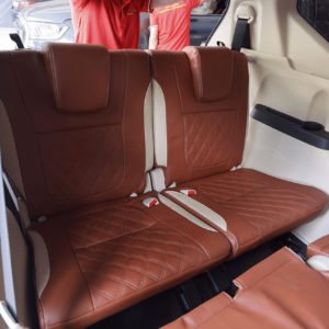 Bộ áo ghế ô tô 006 màu nâu kết hợp màu trắng